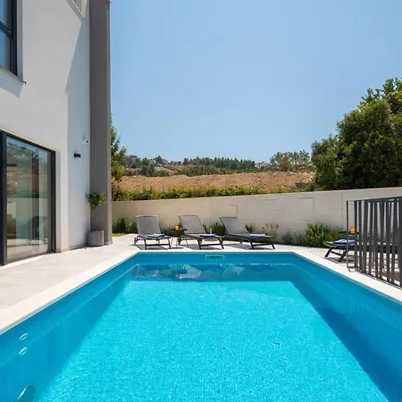 Villa 9 Podstrana