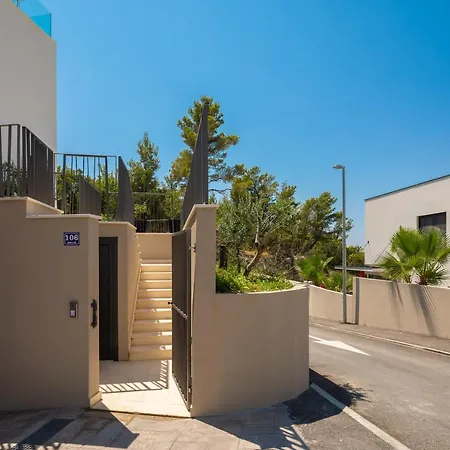 Villa 9 *