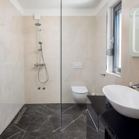 9 * ポドストラナ