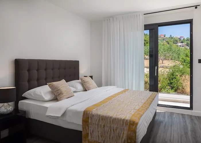 9 * بودْسْتغانا