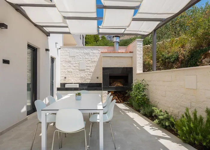 9 بودْسْتغانا