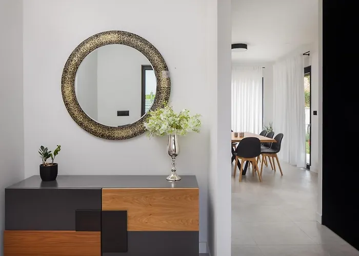 9 بودْسْتغانا