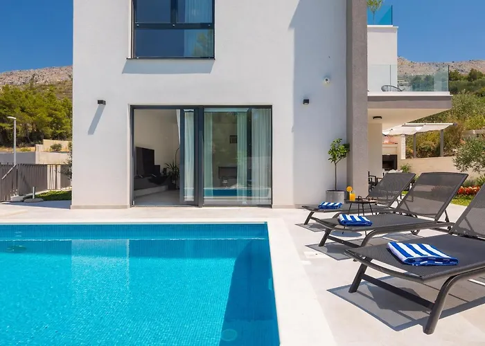 9 * بودْسْتغانا