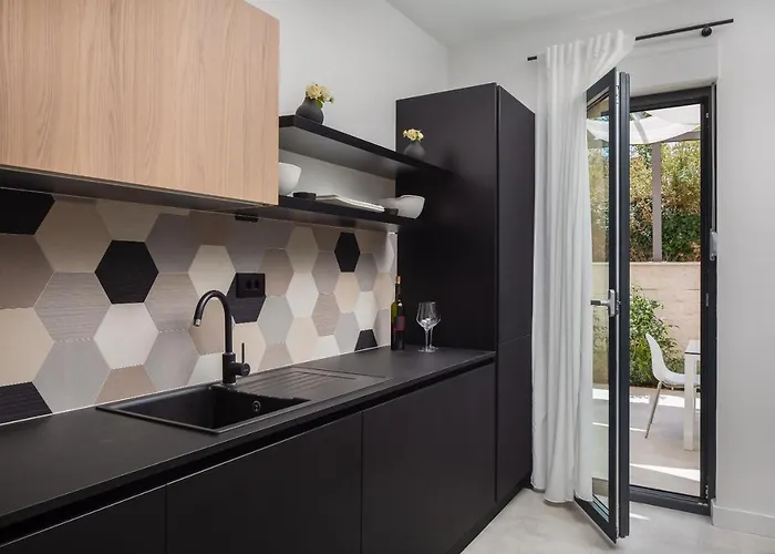 9 بودْسْتغانا